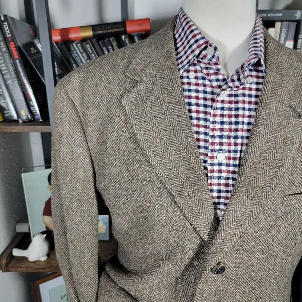 VTG Austin Reed Men's Tweed Sport Coat Blazer Three Button Herringbone Brown 44R